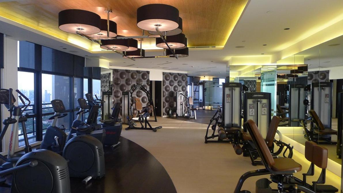 The Gramercy Residences Manila Exterior photo