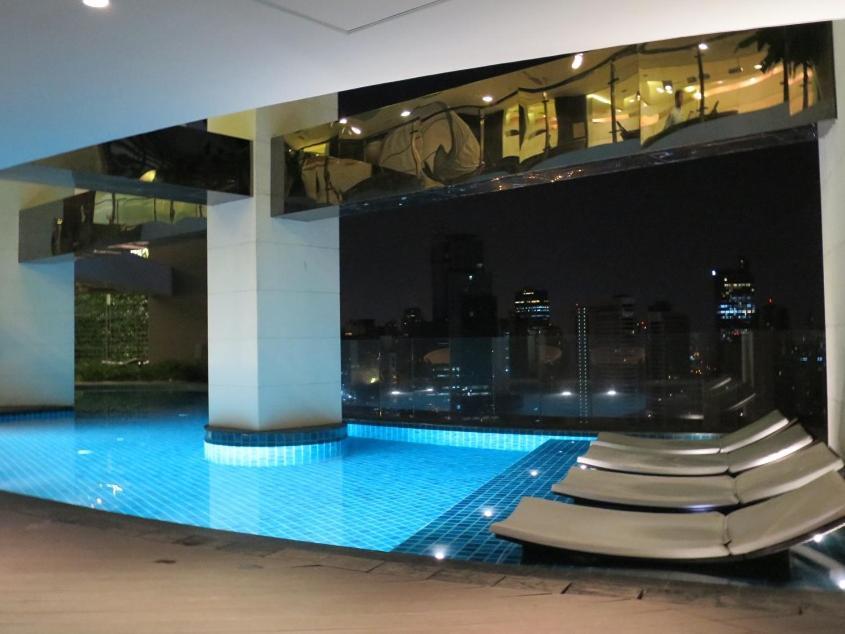 The Gramercy Residences Manila Exterior photo