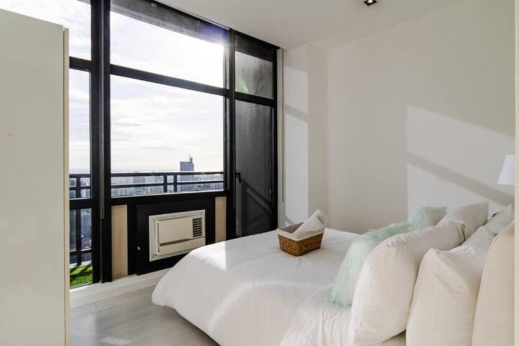 The Gramercy Residences Manila Exterior photo